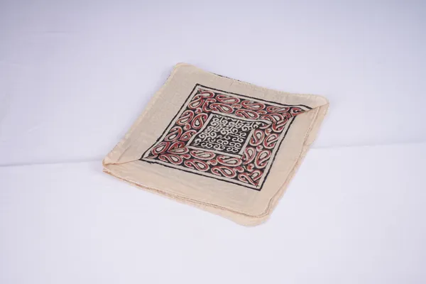 Black_Printed_Bandana_Face_Covering_for_Women