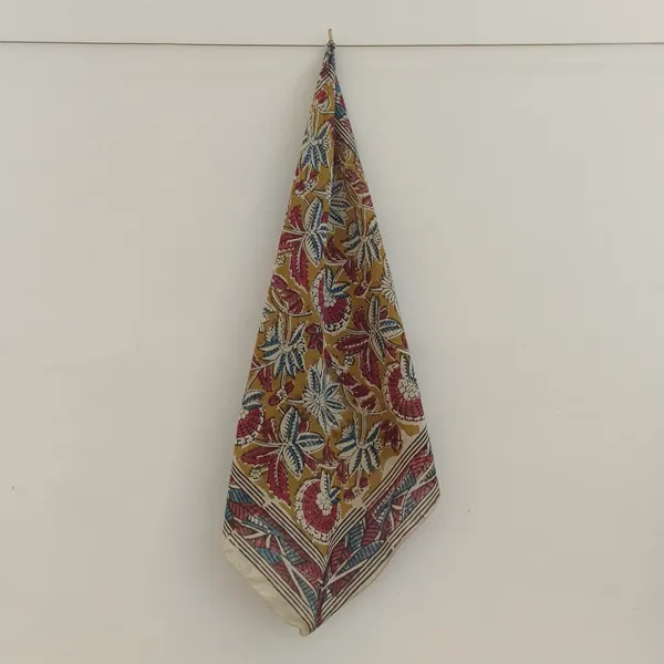 Multicolor_Printed_Triangle_Scarf_for_Women