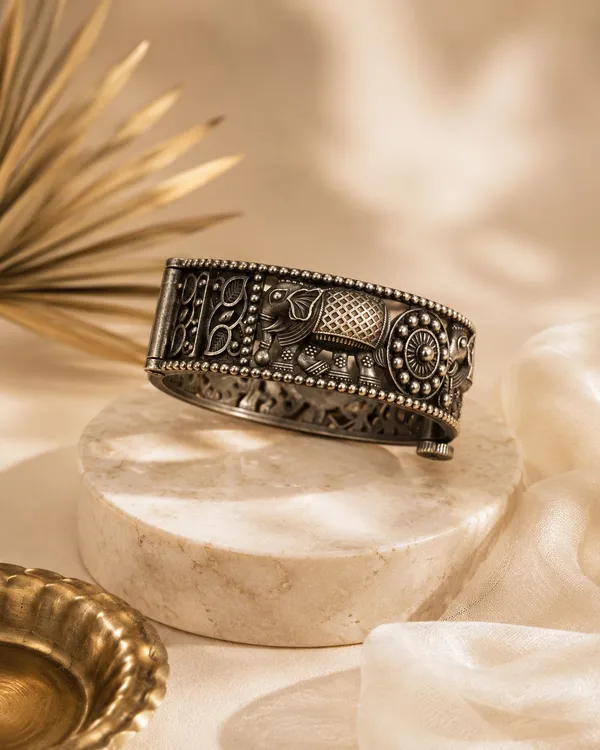 Meghna_Kada_Silver_Colour_Brass_Kada_For_Women