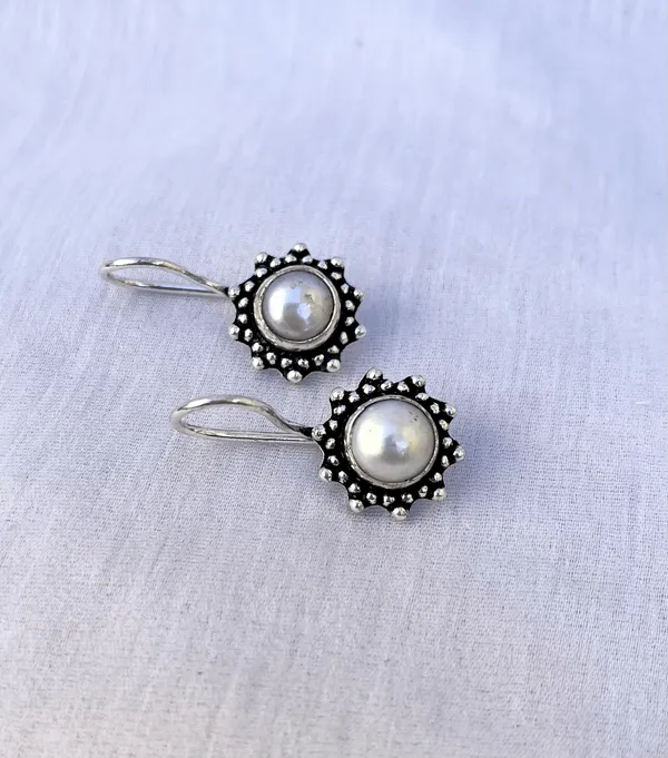 Silver_Brass_With_Freshwater_Pearl_Colour_Brass_Earring_For_Women
