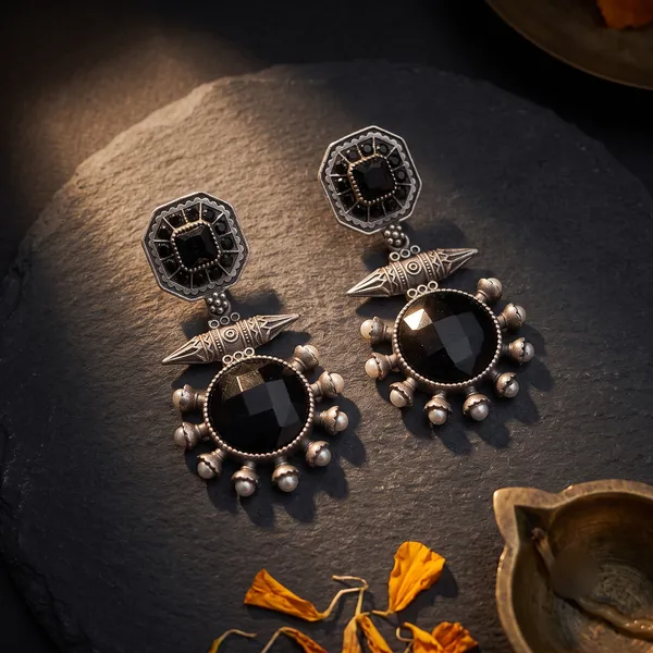 Inaya_Stone_Drop_Black_Colour_Brass_Earring_For_Women