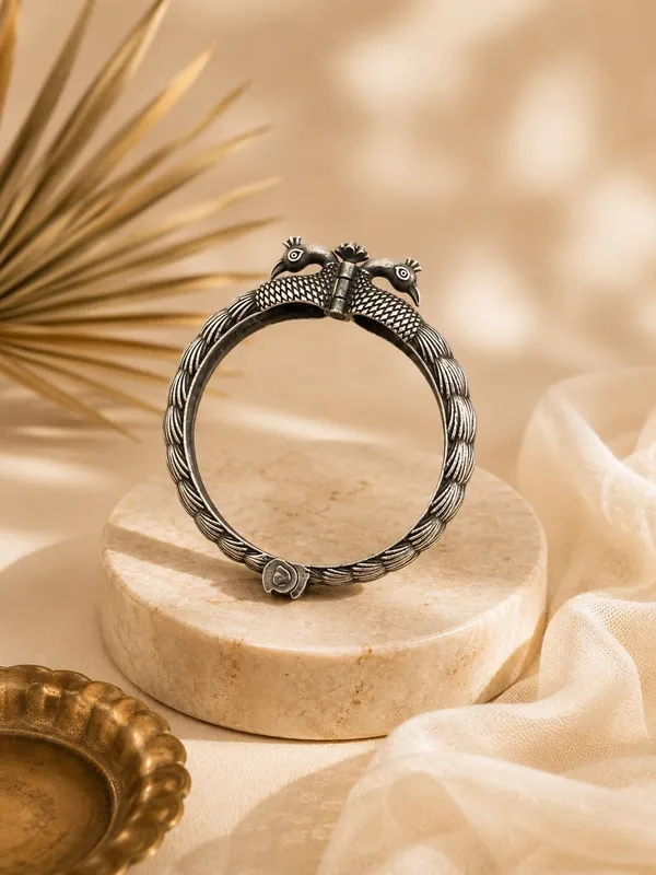 Vanya_Kada_Silver_Colour_Brass_Kada_For_Women