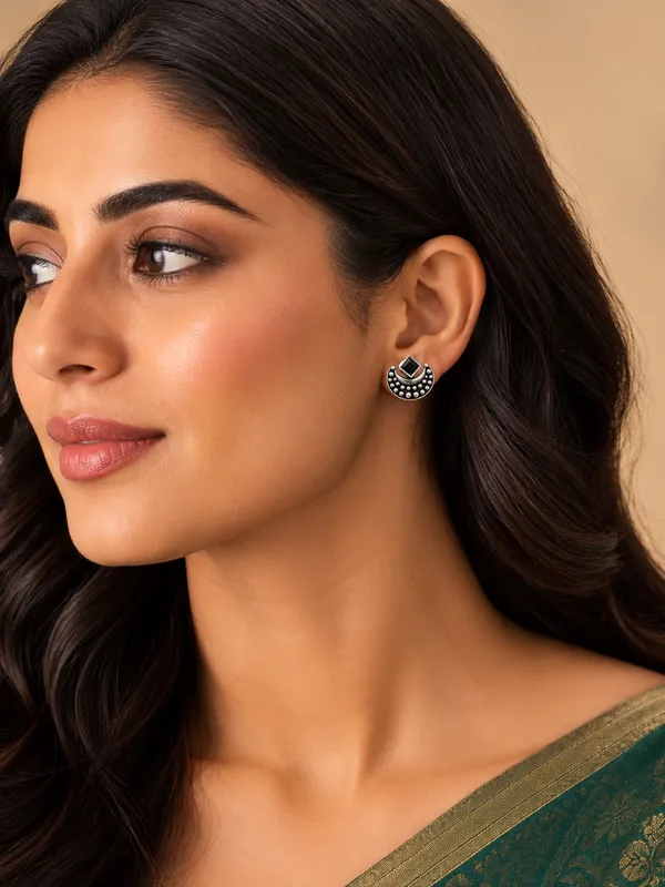 Chaand_Black_Black_Colour_Brass_Earring_For_Women