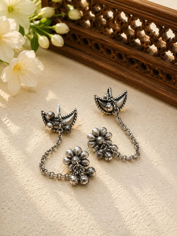 Chaand_Phool_Silver_Colour_Brass_Earcuff_For_Women