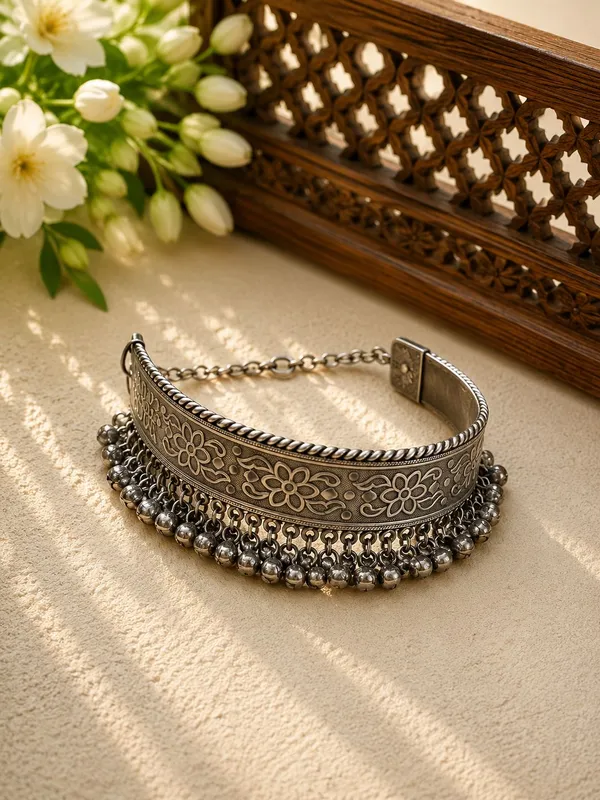 Chaandrak_Silver_Colour_Brass_Neck_Piece_For_Women