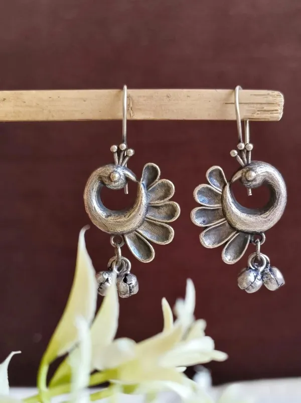 Chandrika_Silver_Colour_Brass_Earring_For_Women