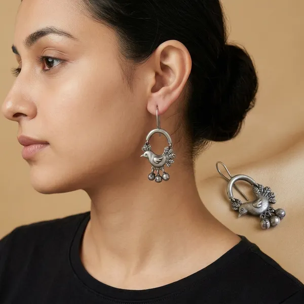 Mayuri_Silver_Colour_Brass_Earring_For_Women