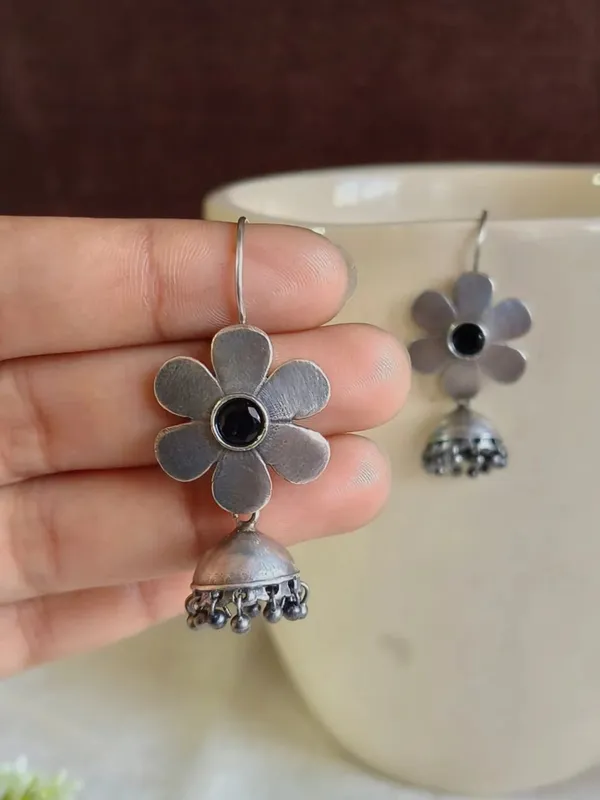 Black_Bloom_Brass_Earring_For_Women