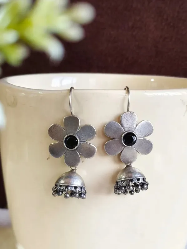 Black_Bloom_Brass_Earring_For_Women