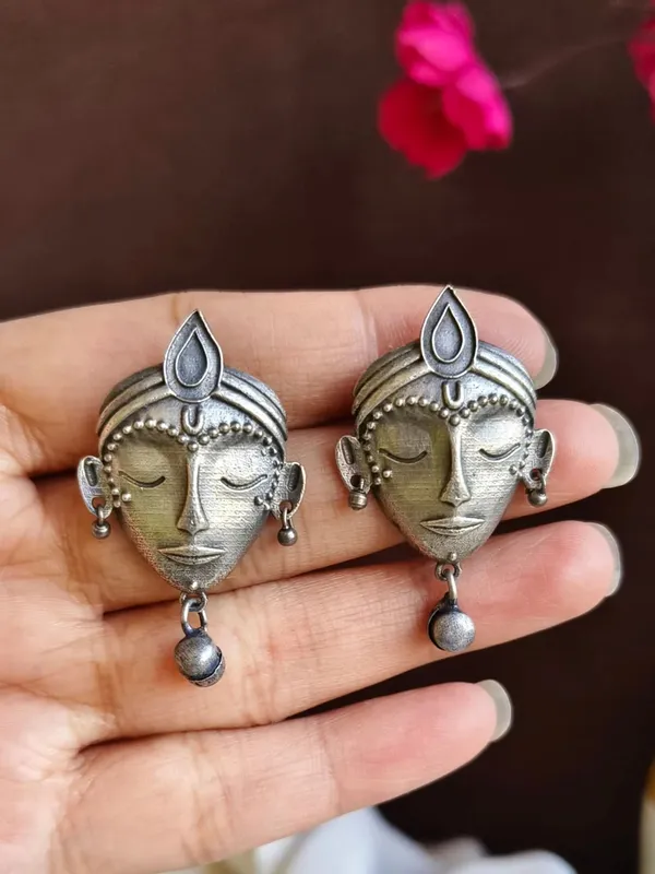 Devi_Stud_Silver_Colour_Brass_Earring_For_Women