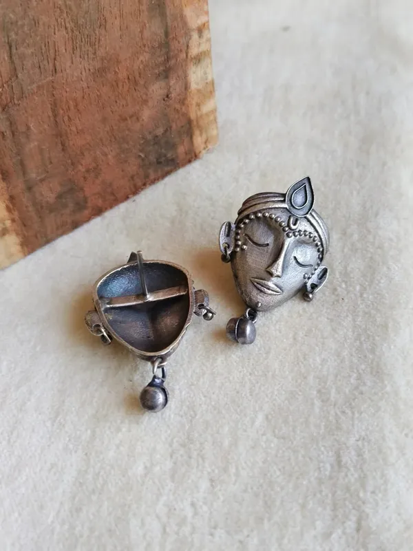 Devi_Stud_Silver_Colour_Brass_Earring_For_Women