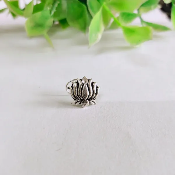 Kamal_Piercing_Silver_Colour_Brass_Nose_Pin_For_Women