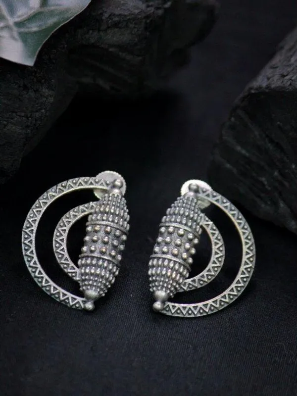 Harshita_Silver_Colour_Brass_Earring_For_Women