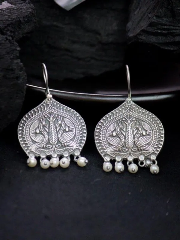 Madhuri_Silver_Colour_Brass_Earring_For_Women