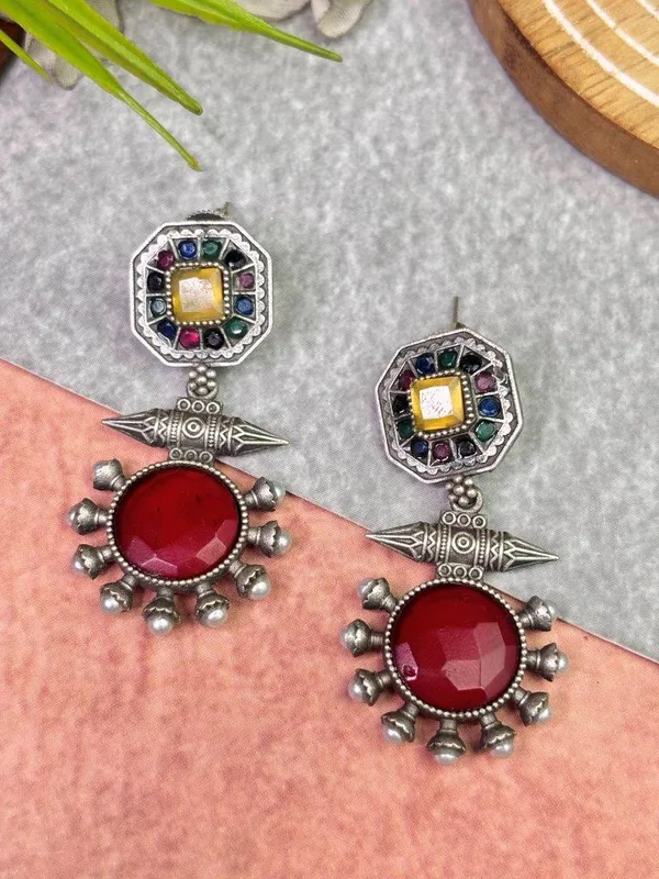Inaya_Stone_Drop_Red_Colour_Brass_Earring_For_Women