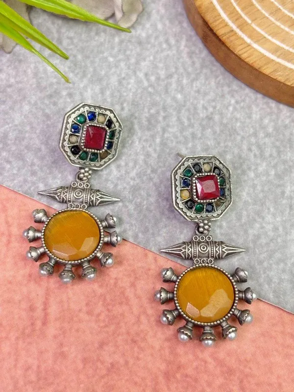 Inaya_Stone_Drop_Yellow_Brass_Earring_For_Women
