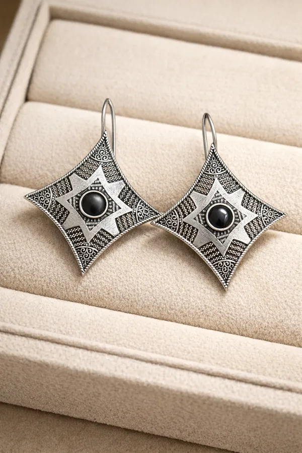 Square_Drop_Black_Colour_Brass_Earring_For_Women