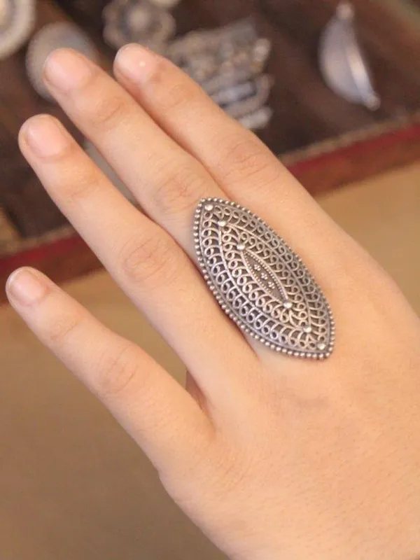 Hiyama_Silver_Colour_Brass_Ring_For_Women