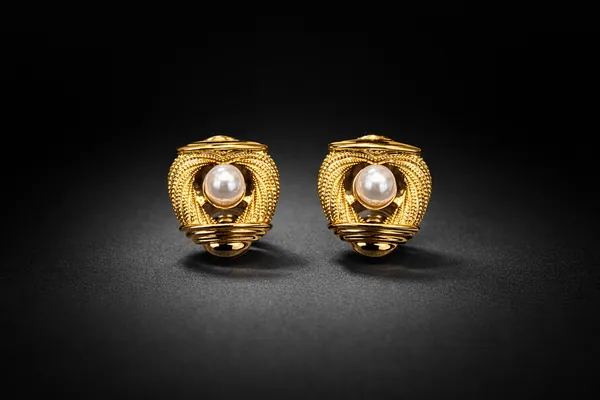 Reva_Pearl_Golden_Colour_Stainless_Steel_Anti_Tarnish_Gold_Earring_For_Women