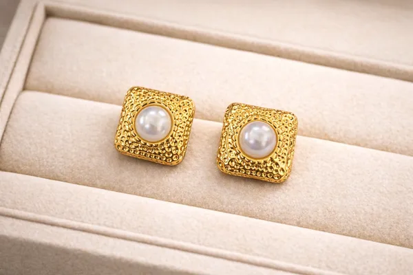 Square_Pearl_Golden_Colour_Stainless_Steel_Anti_Tarnish_Gold_Earring_For_Women