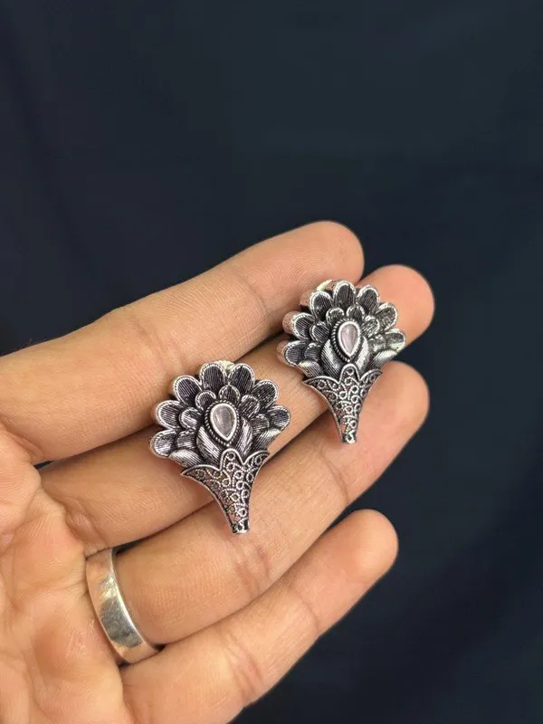 Floral_Stud_Silver_Colour_Brass_Earring_For_Women