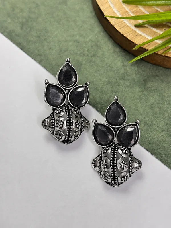 Noir_Mughal_Black_Colour_Brass_Earring_For_Women