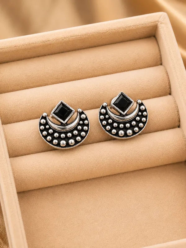 Chaand_Black_Black_Colour_Brass_Earring_For_Women