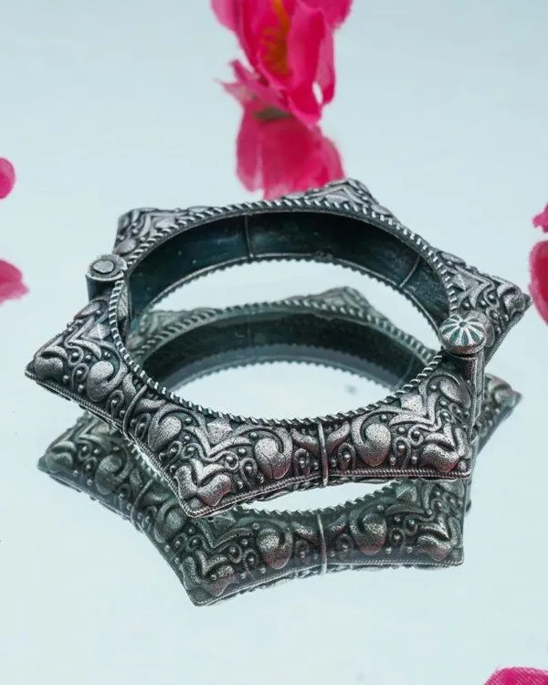 Navya_Kada_Silver_Colour_Brass_Kada_For_Women