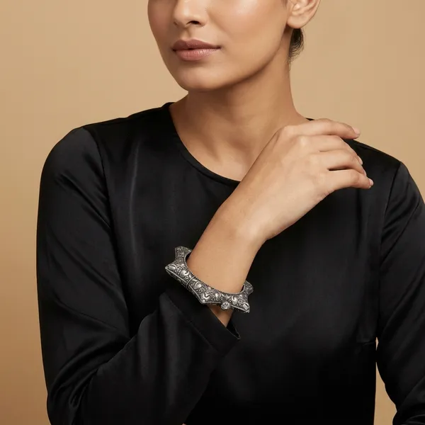 Navya_Kada_Silver_Colour_Brass_Kada_For_Women