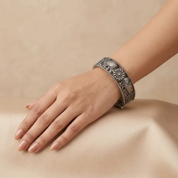 Meghna_Kada_Silver_Colour_Brass_Kada_For_Women