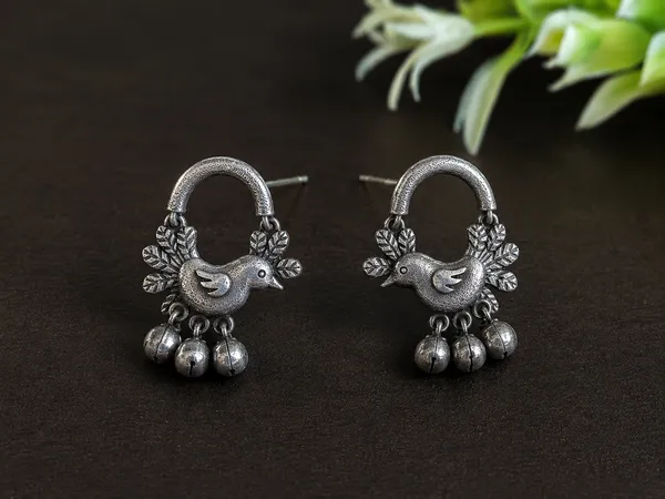 Mayuri_Stud_Silver_Colour_Brass_Earring_For_Women