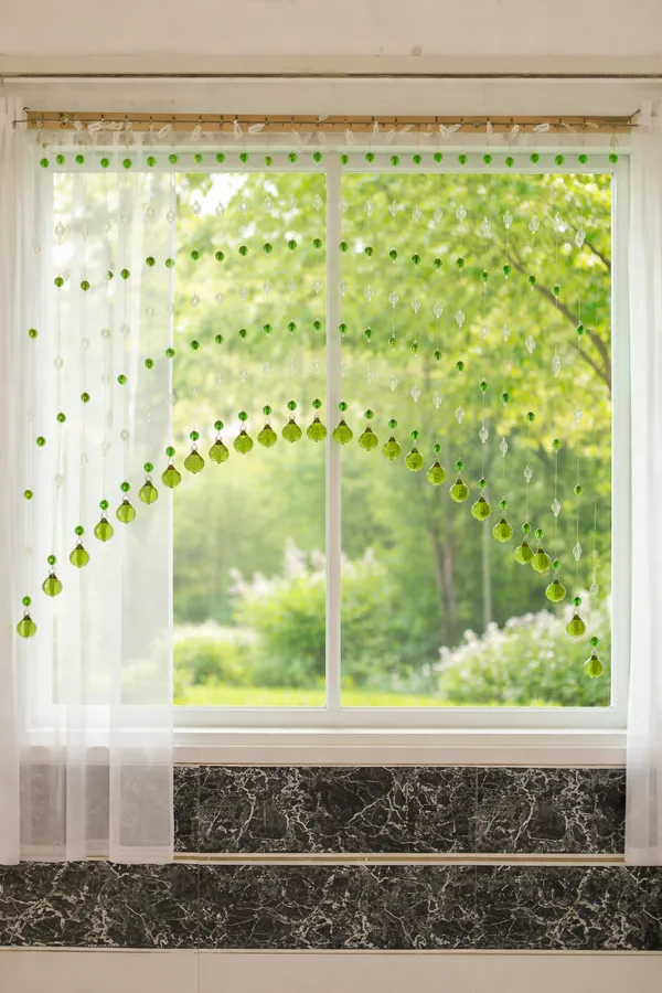 Luxury_Arc_Acrylic_Bead_Curtain_–_Green+White_Colour_|_2.5_Ft_Height_|_Suitable_for_3.5–4_Ft_Window/Door(Total-28_Strings)