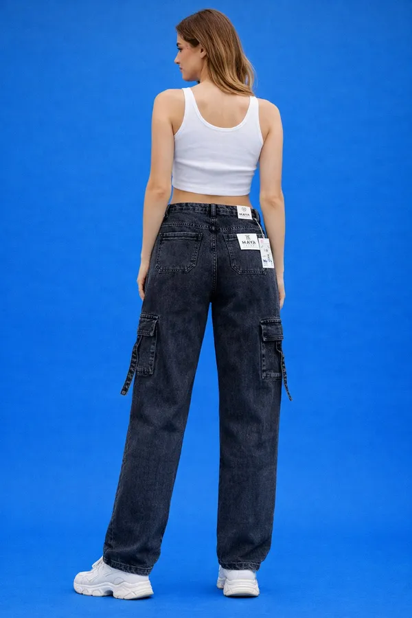 Black_Washed_Cargo_Jeans_With_Utility_Pockets_For_Women