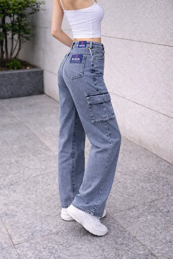 grey_High_Waist_Cargo_Jeans_With_Side_Pockets_For_Women