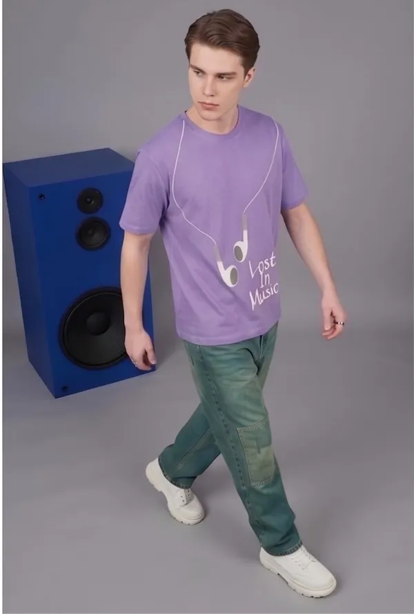 Hue_Nox_Men's_Lavender_Lost_In_Music_Graphic_Regular_Fit_T-Shirt