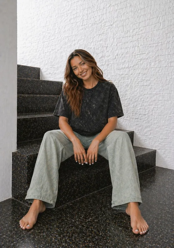 Hue_Nox_Women's_Black_Plain_Oversized_Acid_Washed_T-Shirt