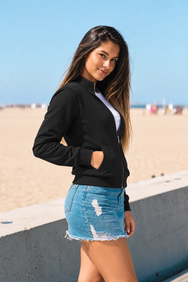 Hue_Nox_Women's_Black_Solid_Regular_Fit_Zipper_Sweatshirt