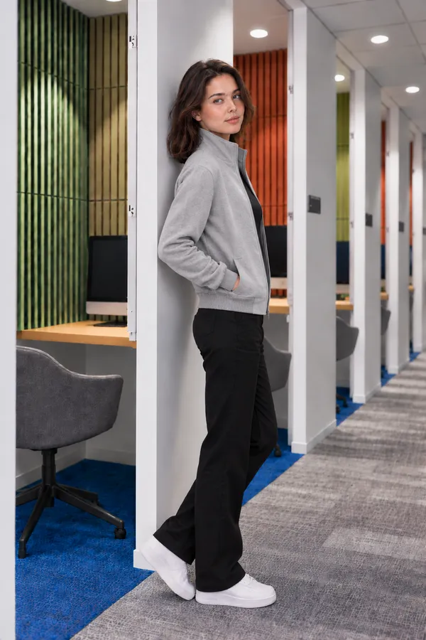 Hue_Nox_Women's_Grey_Solid_Regular_Fit_Zipper_Sweatshirt