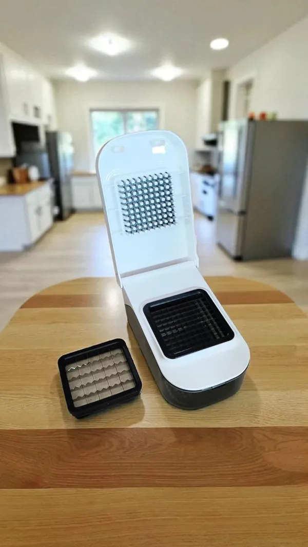 White_And_Black_Garlic_Chopper_Manual_Food_Dicer