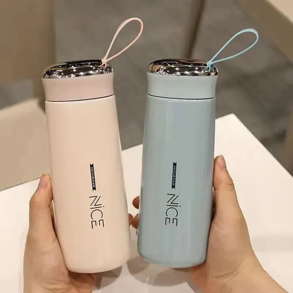 Grey_Insulated_Water_Bottle_With_Carrying_Loop
