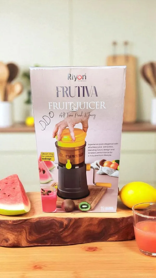 Yellow_Manual_Fruit_Juicer_With_Hand_Crank
