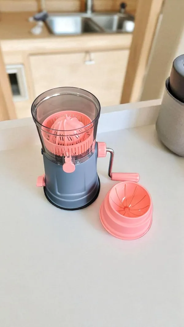Peach_Manual_Fruit_Juicer