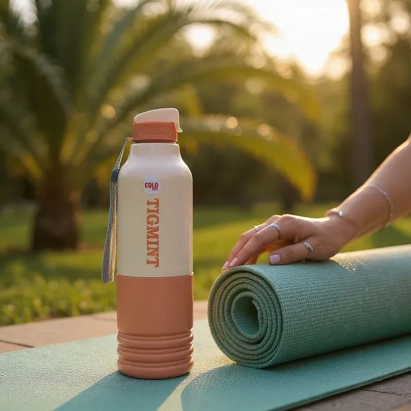 Peach_Insulated_Water_Bottle_With_Carrying_Strap