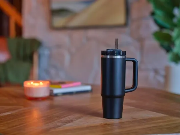 Black_Stainless_Steel_Insulated_Tumbler_With_Handle