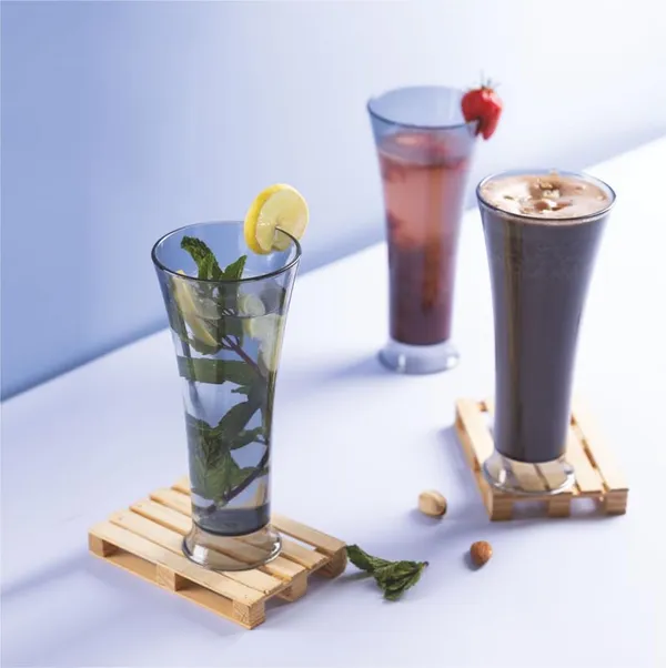 Black_Plastic_Pilsner_Glasses_Internal_Reasoning_Space