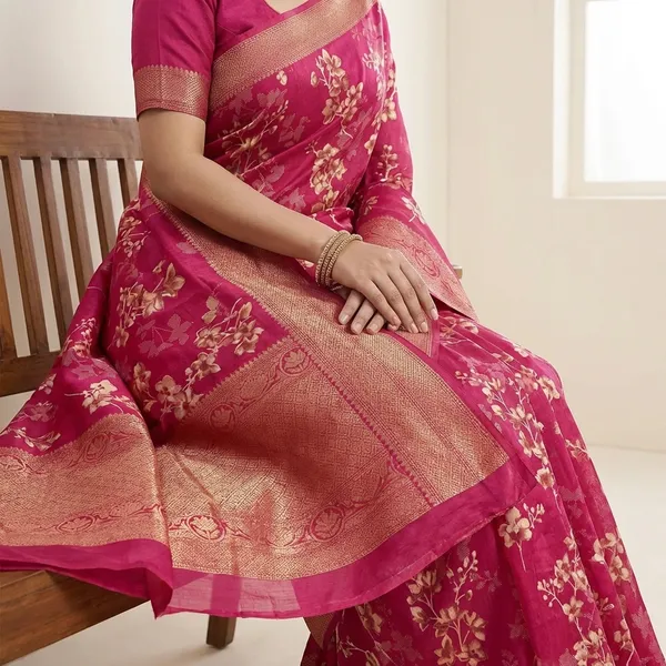 Magenta_Elegant_Floral_Banarasi_Silk_Saree_In_With_Zari_Work_For_Women