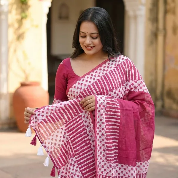 Pink_Bandhani_Print_Cotton_Saree_With_Border_For_Women