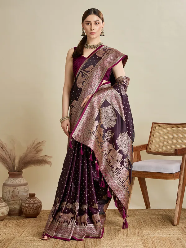 Wineberry_Rajgharana_Silk_Saree_With_Unstitched_Blouse_Piece
