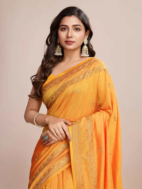 Orange_Pehna_Silk_Saree_With_Unstitched_Blouse_Piece