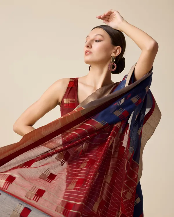 Dark_Blue_Cotton_Saree_With_Unstitched_Blouse_Piece